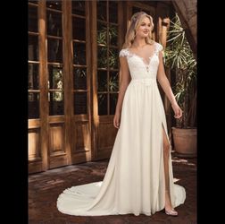 PLUS SIZE- Wedding Gown (Size 18)