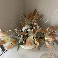 Flowers / Plants With Vase 