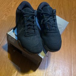 kobes xI elite low sz12