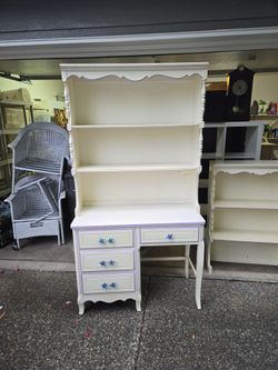 White Kids Desk with Hutch and Drawers