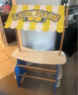 Melissa and Doug lemonade stand grocery stand good!