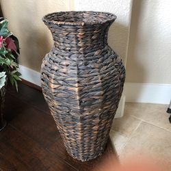 Rattan Basket/vase