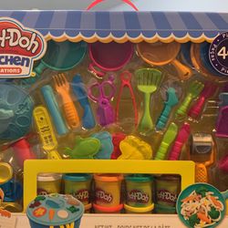 Play-Doh Kitchen creations ultimate chef set