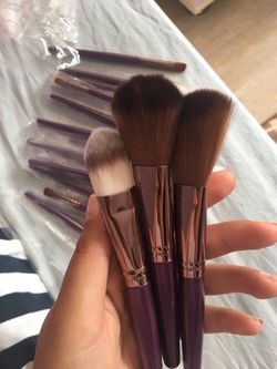 Makeup brushes