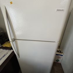 Frigidaire White Top & Bottom Refrigerator in NC