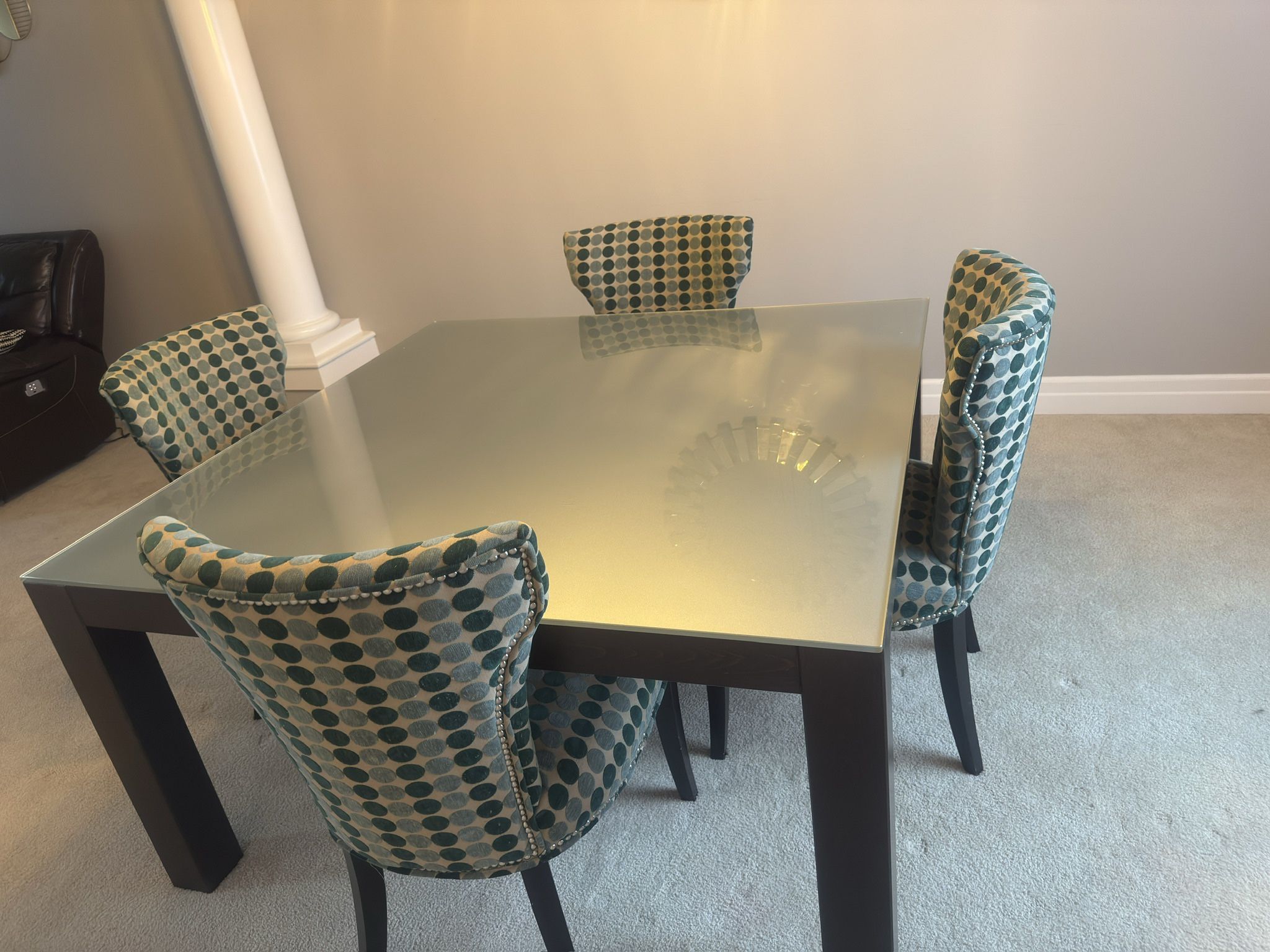 Dining Table & Chairs