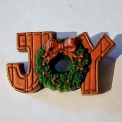 Hallmark Cards Joy Christmas Holiday Wreath Red Green Brooch Collectible Lapel Pin A-1