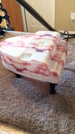 Mini piano lamp