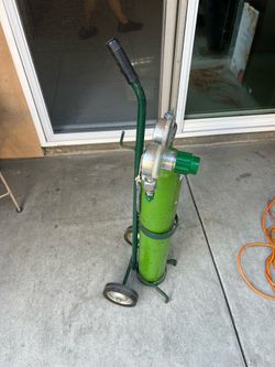 Oxigen tank and Dolly asking $80