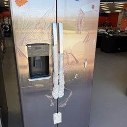 GE SIDE BY SIDE FRIDGE