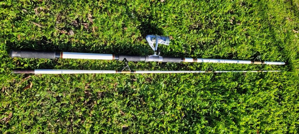 Shakespeare ALPHA 12' Surf Rod W Reel