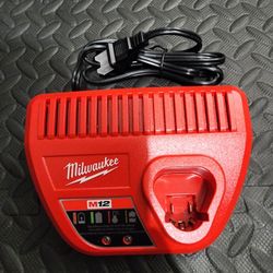 Milwaukee M12 Charger 