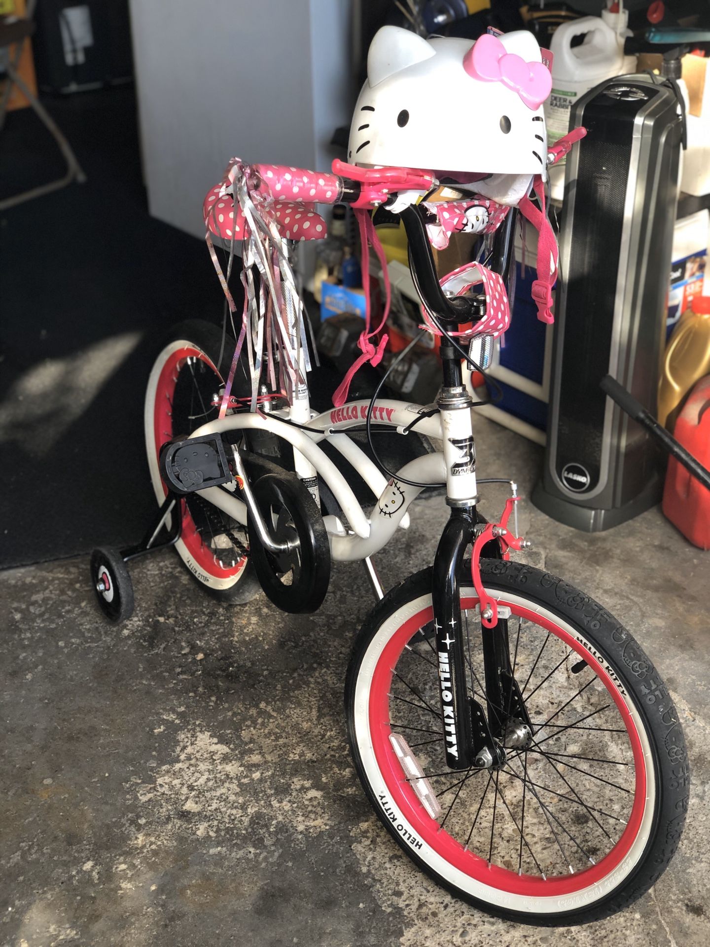 Hello Kitty Bike with Helmet