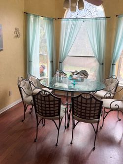 Large 8 chairs glass table