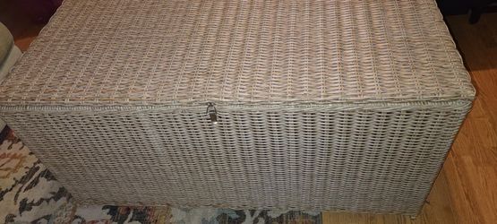 Large Broyhill wicker chest