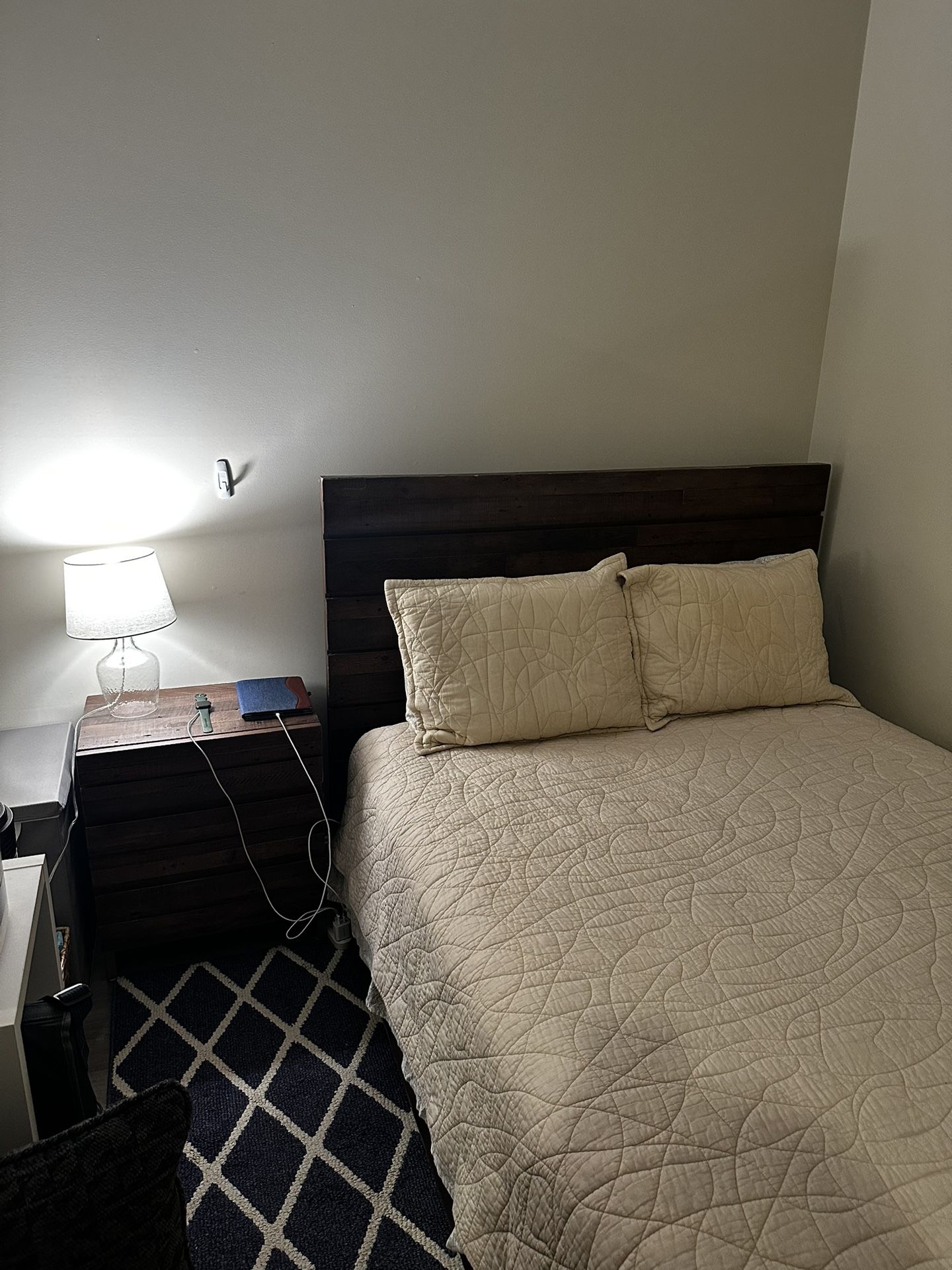 Queen Size platform Bed frame And Side Drawers