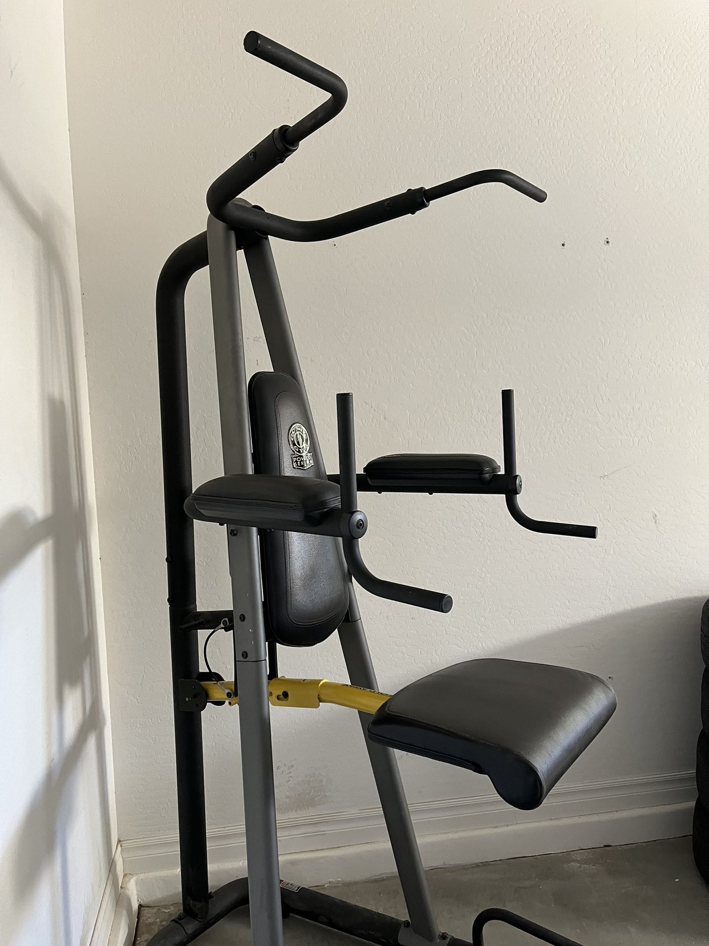 Gold s Gym Power Tower With Counter Weight For Pull up And Dips for Sale in Chandler AZ OfferUp