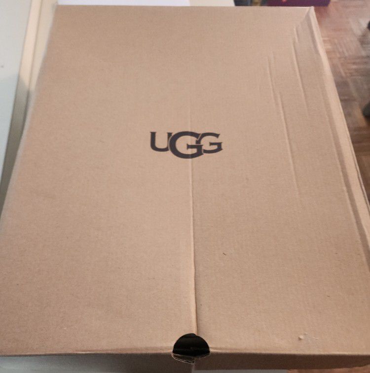 Uggs Size 7 Brand New Hubby Order Wrong Size