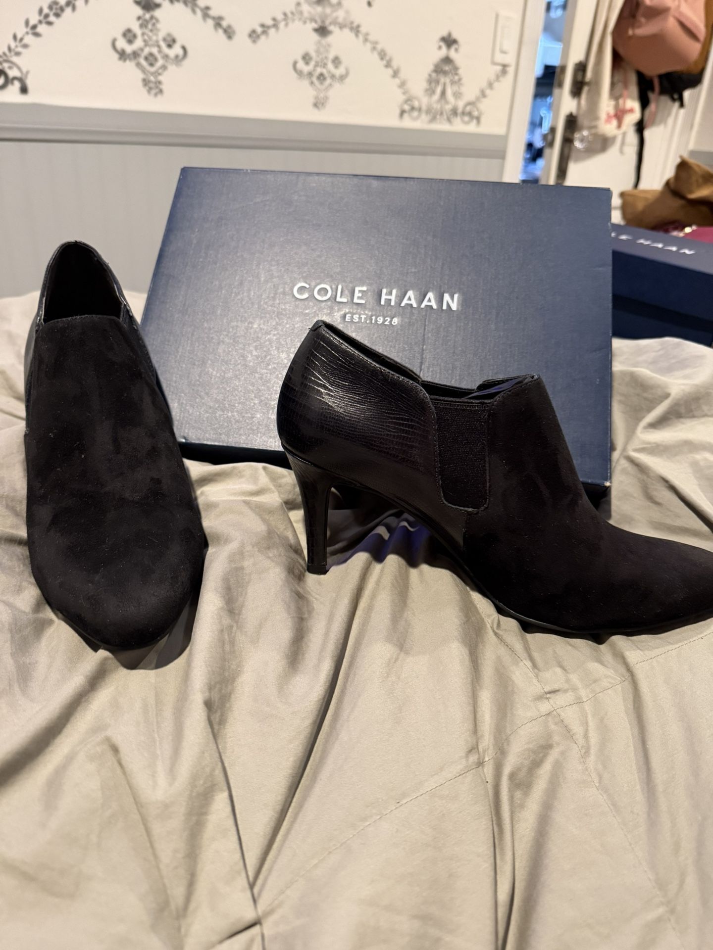 Size 8 Women’s Cole Haan Maxfield Booties