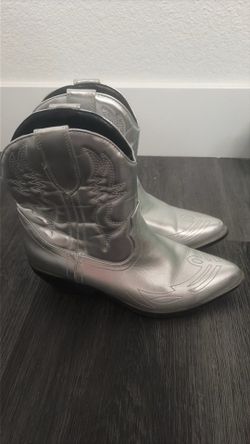 Boots 7.5