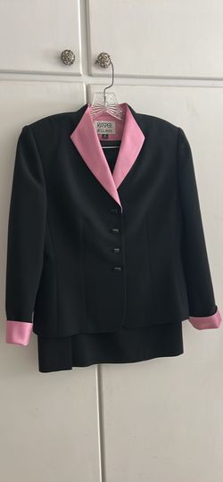 New & Gently used women’s dress suits