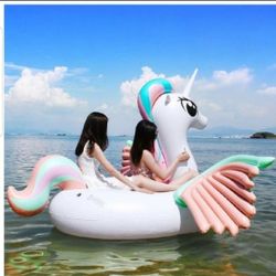 Brand New Giant Unicorn Pool Float 