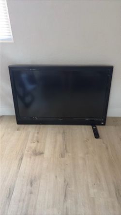 40 inch Vizio Flat Screen TV with Remote