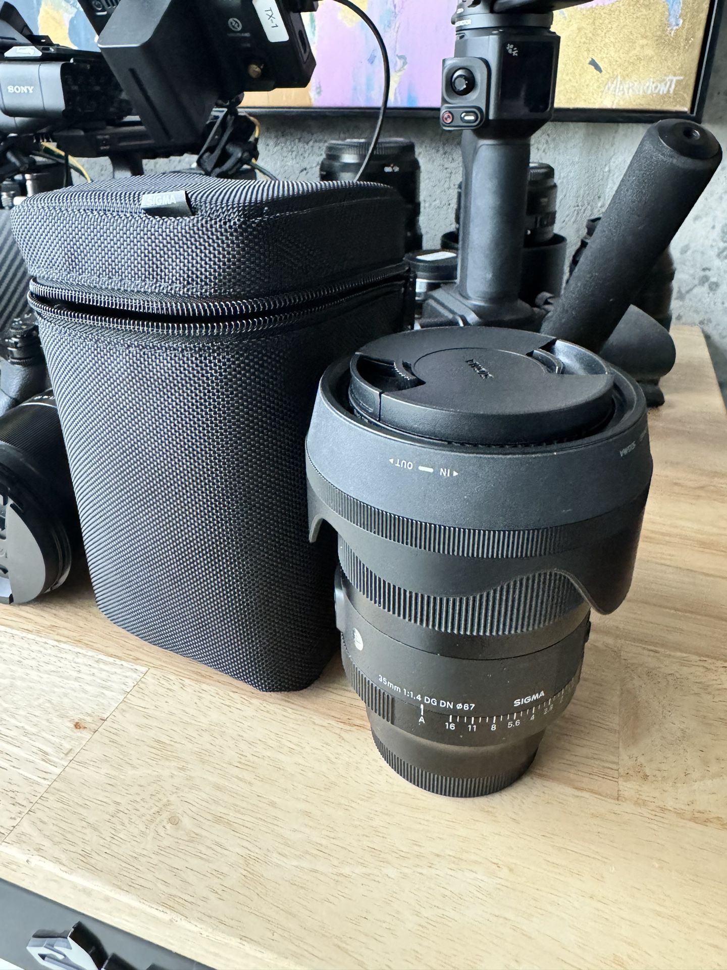 Sony E Sigma 35mm DG DN ART F1.4 Lens Like New
