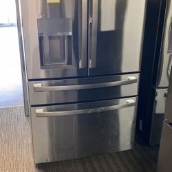 GE PVD28BYNFS Profile 27.9 cu. ft. Refrigerator L 8Q