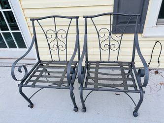 METAL PATIO CHAIRS
