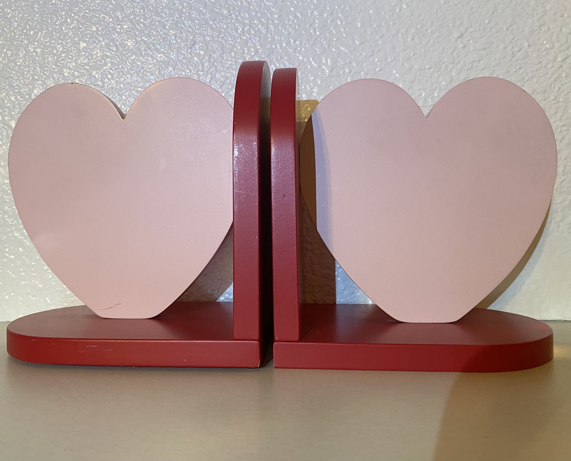 Beautiful Pink Red Hearts Bookends Decor EUC
