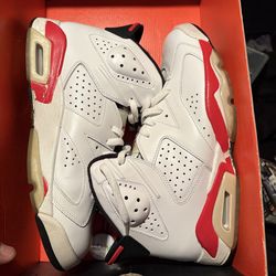 2010 air Jordan retro 6 infrared pack size 10.5 (needs sole swap)i