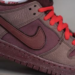 DS NIKE SB DUNKS CITY OF LOVE 