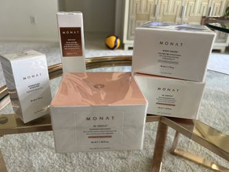 Monat Skin Care Set