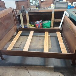 1914 double/full size bed. 54×74