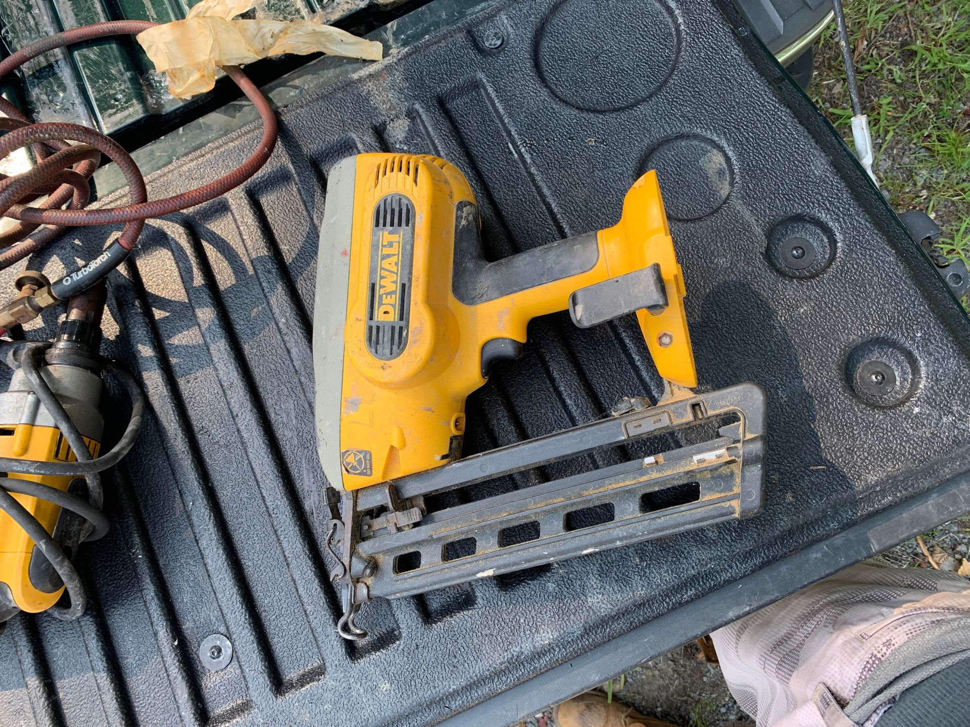 Dewalt nail gun