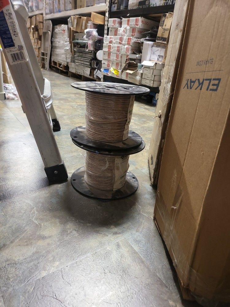 Southwire
300 ft. Tan 24/4 Solid CU CAT5e CMR-CMX Indoor/Outdoor Data Cable
6