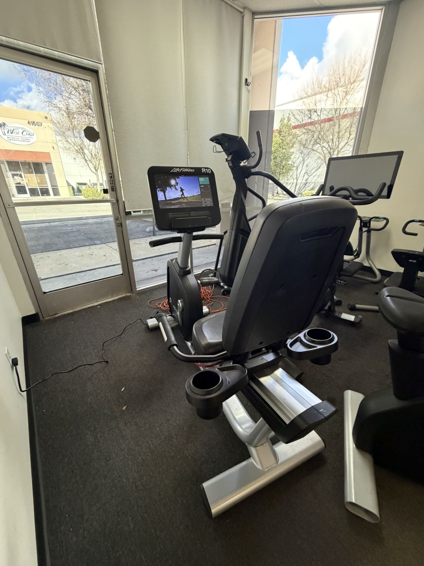 Life Fitness Seated Bike Commercial Grade