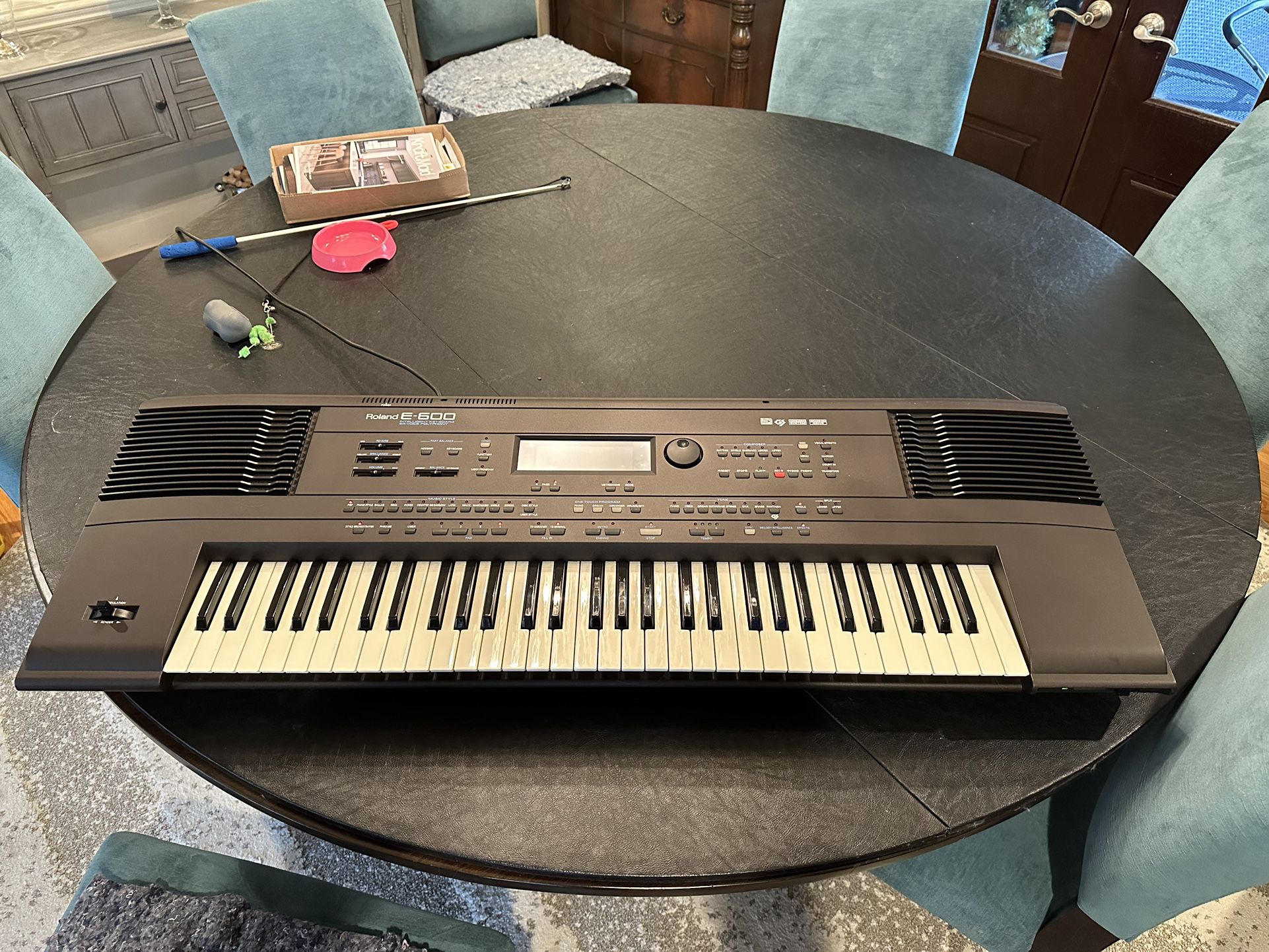 Roland E-600 Keyboard 