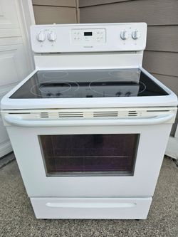Electric Oven with glass cooktop