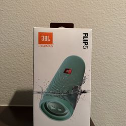 **JBL Flip 5 ** BRAND NEW IN BOX UNOPENED