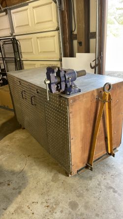 Welding machinist cartWelding machinist shop