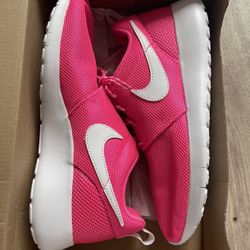 Hot pink Nike Roshe