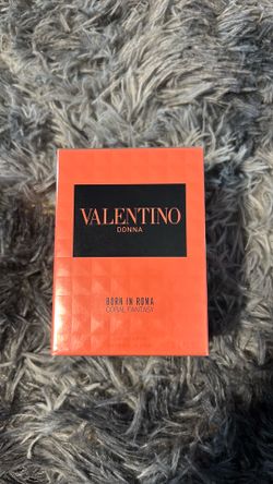 Valentino Donna Born In Roma Coral Fantasy Eau de Parfum, a fragrance for women.