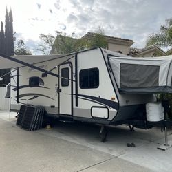 2014 JAYCO TRAVEL TRAILER