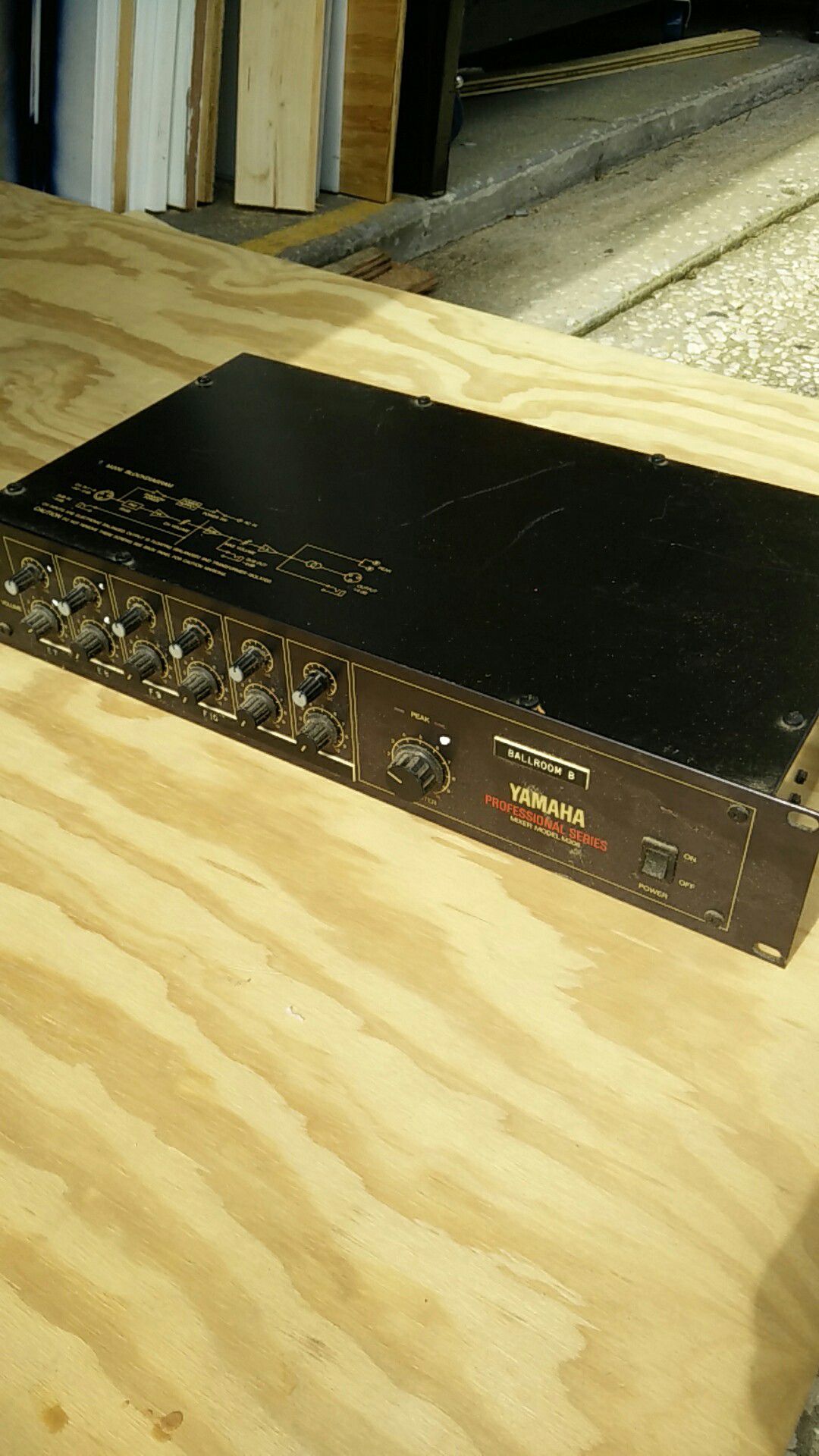 Yamaha M206 mic/line mixer