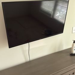 120.00 40 inch Vizio Smart tv