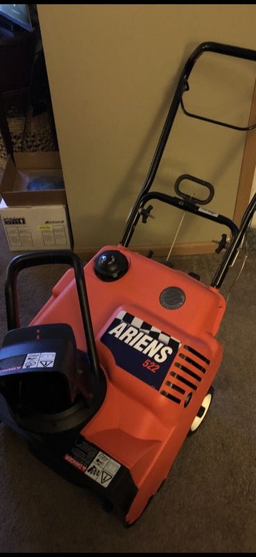 ARIENS 522 SINGLE STAGE SNOWBLOWER