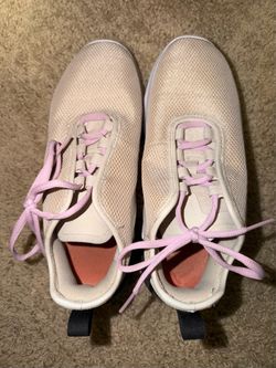 Women’s (size 7.5) Nike shoes