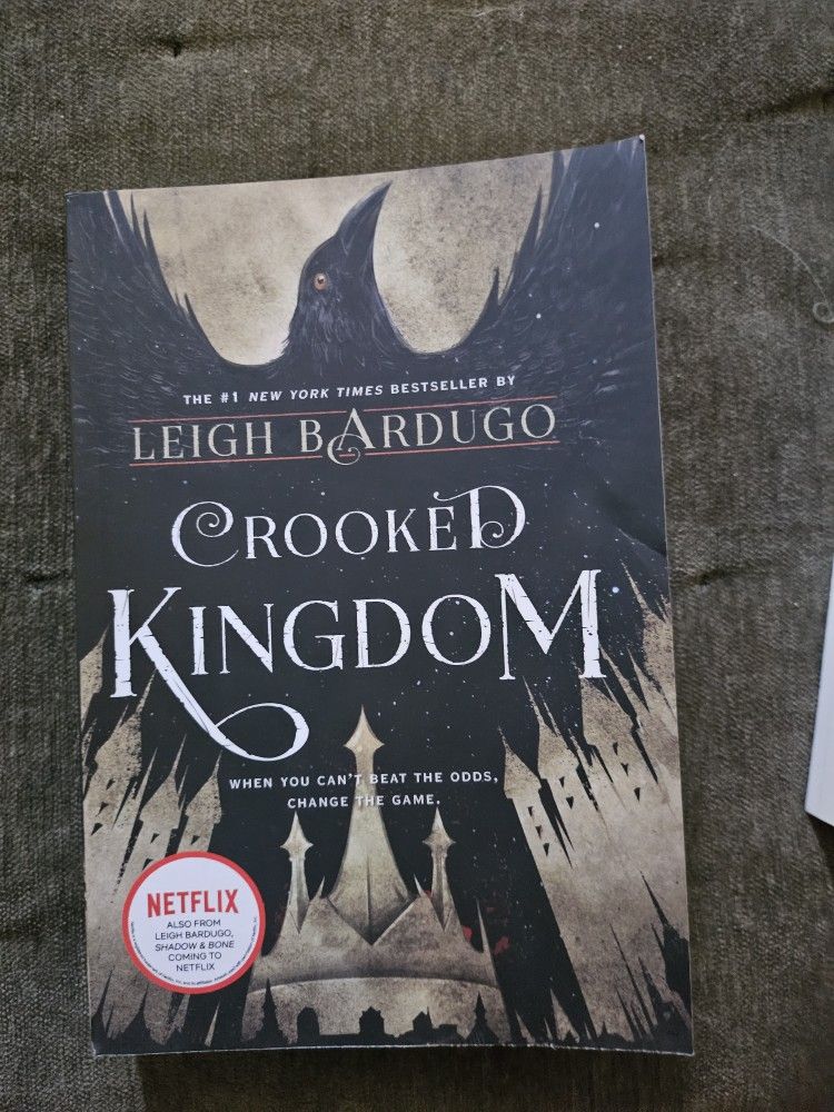 Crooked Kingdom Paperback